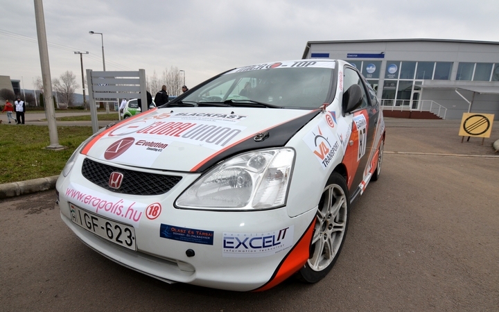 Régi Honda, új színekkel az Eger Rallye-n