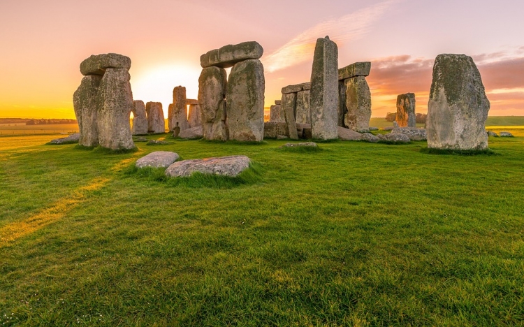 Hatvan év után került a helyére a Stonehenge egy eltűnt darabja